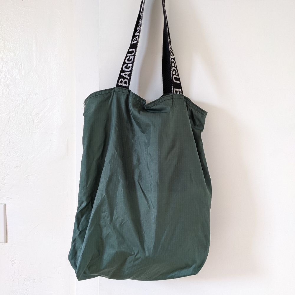 BAGGU ripstop tote green